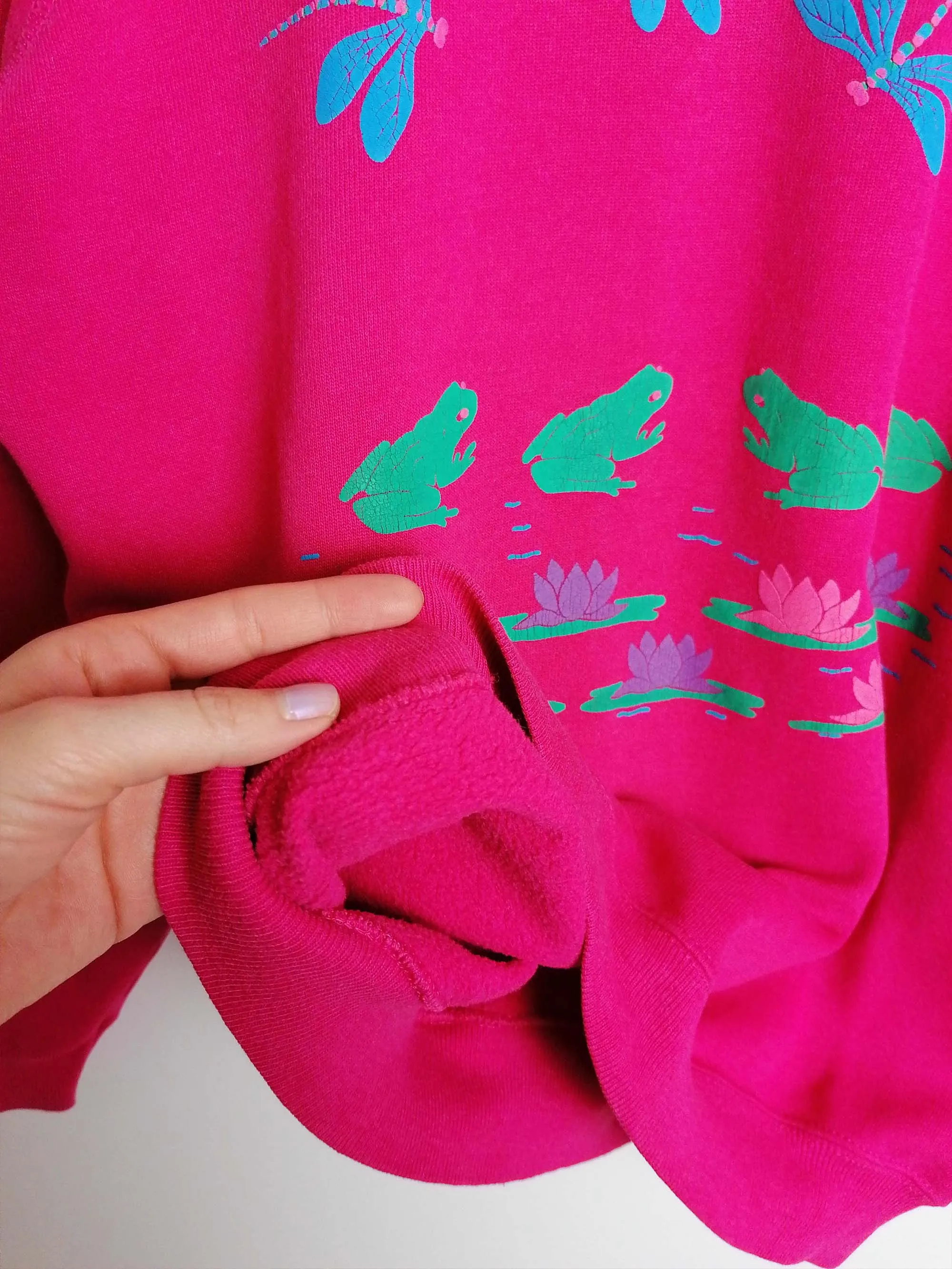 80's 90's HANES Sweatshirt Puff Print Frogs - size M-L