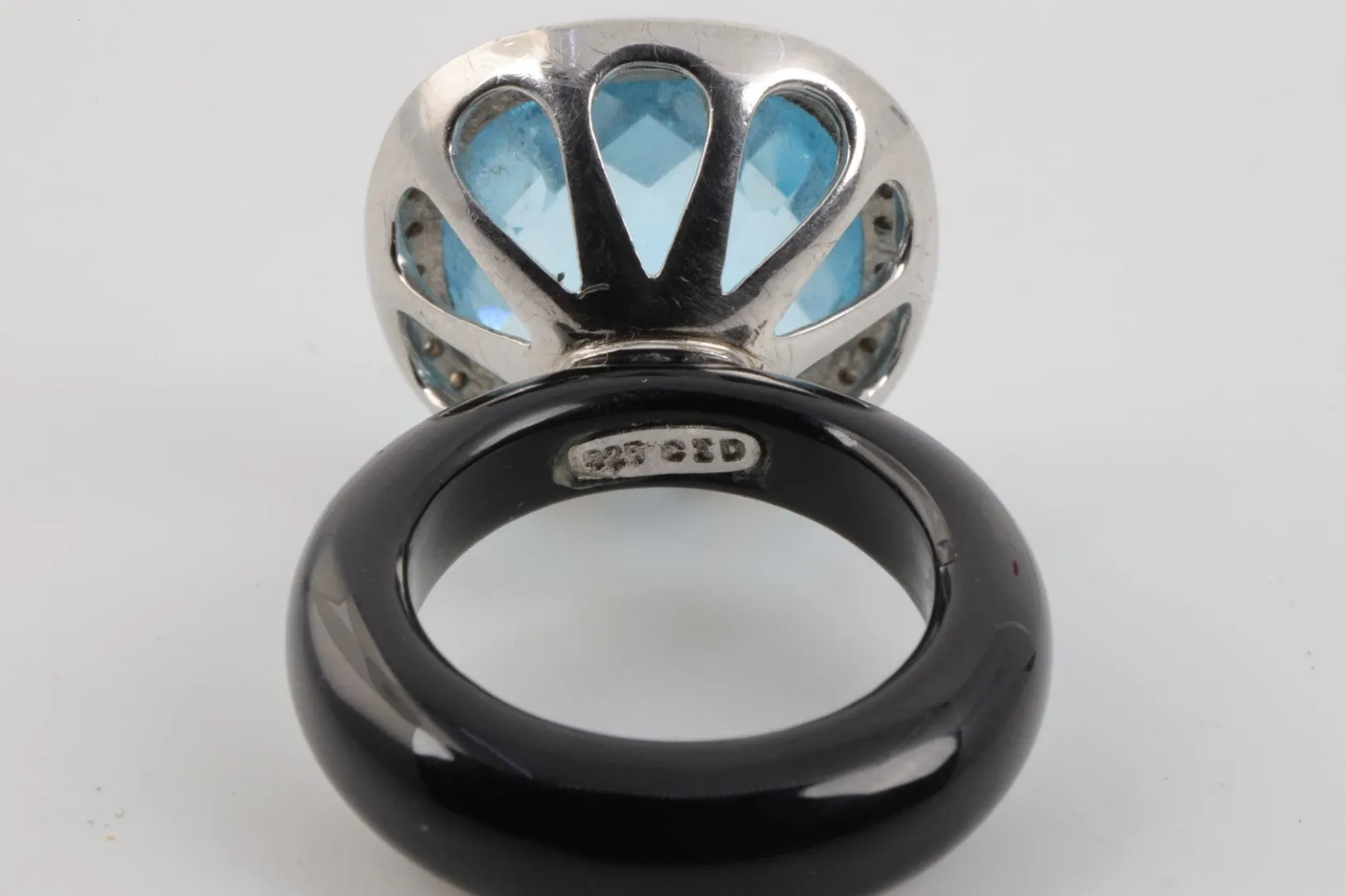 925 Silver 0.17tcw Diamond 19.77tcw Blue Topaz Ring Size 5 (7.89g.)