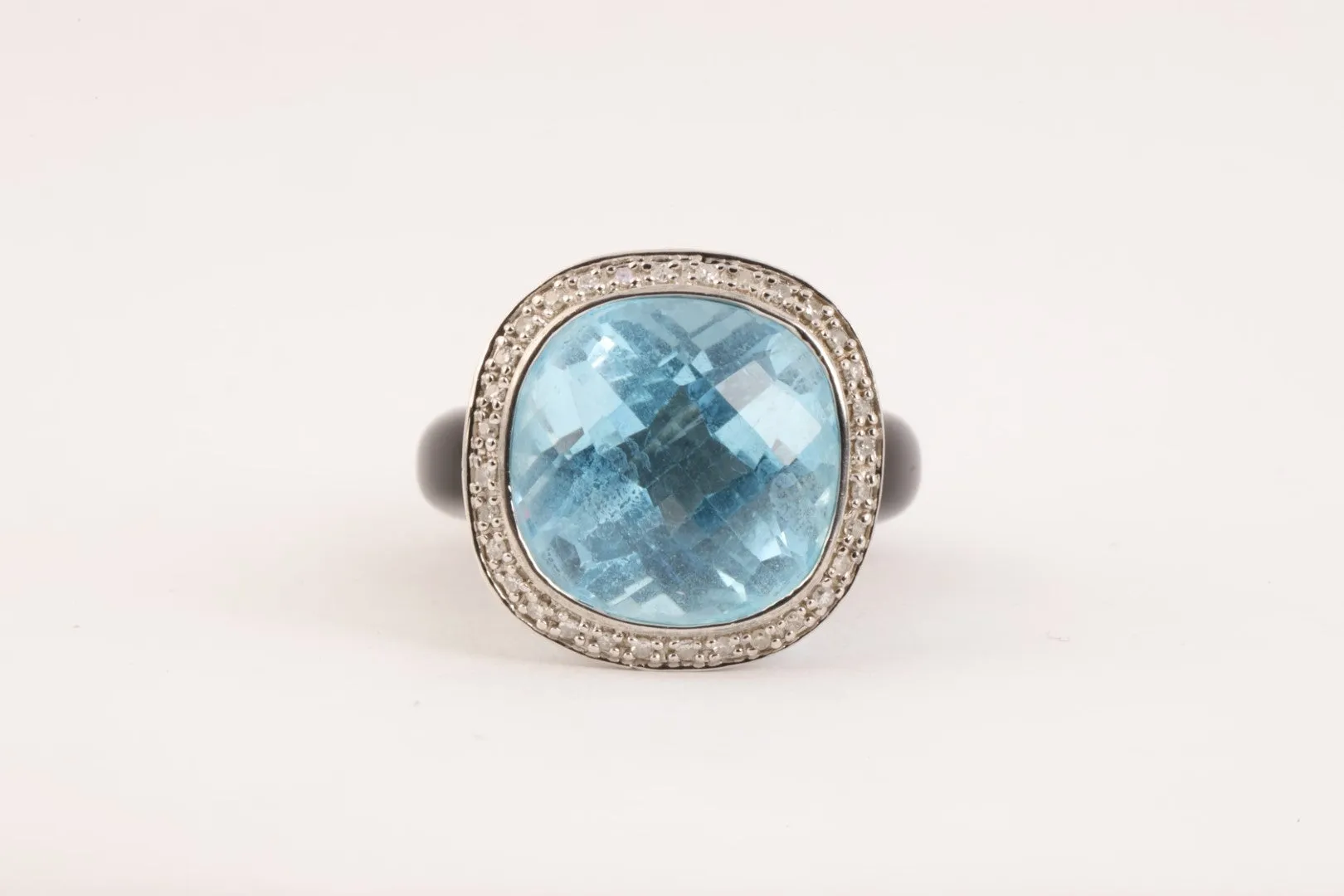 925 Silver 0.17tcw Diamond 19.77tcw Blue Topaz Ring Size 5 (7.89g.)