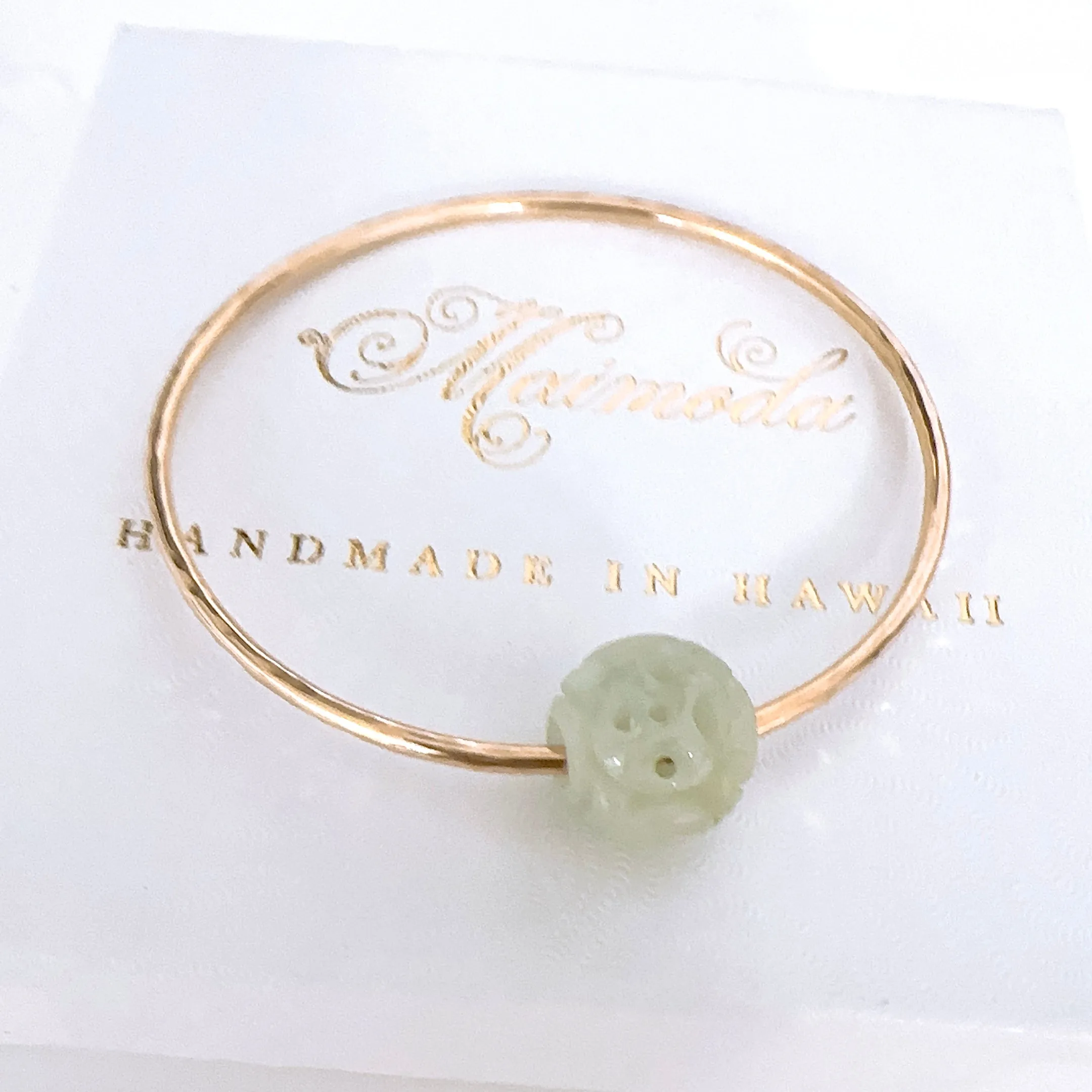 Bangle KEIKE - carved jade bead ( B101)