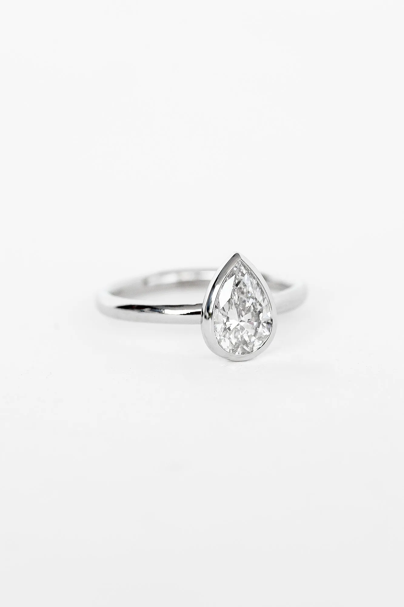 Pear Aura Ring with Lab Diamond