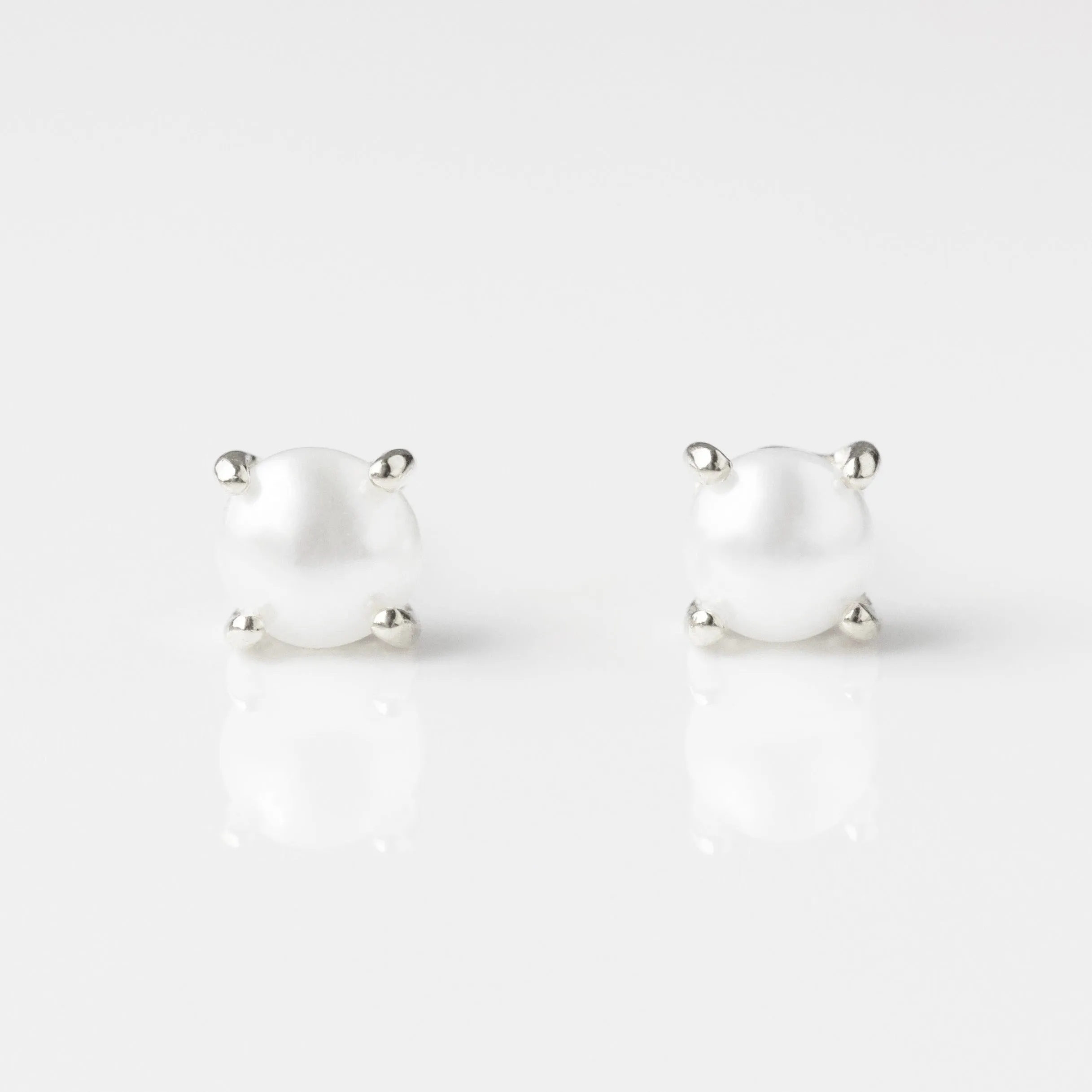 Pearl Stud Earring