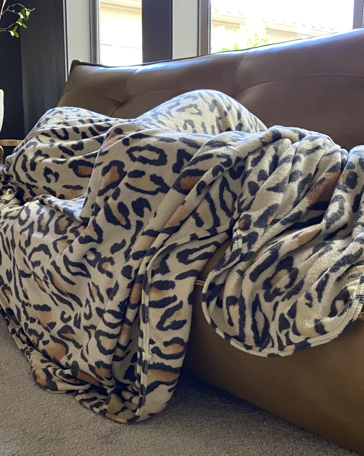 snow leopard throw / ivory